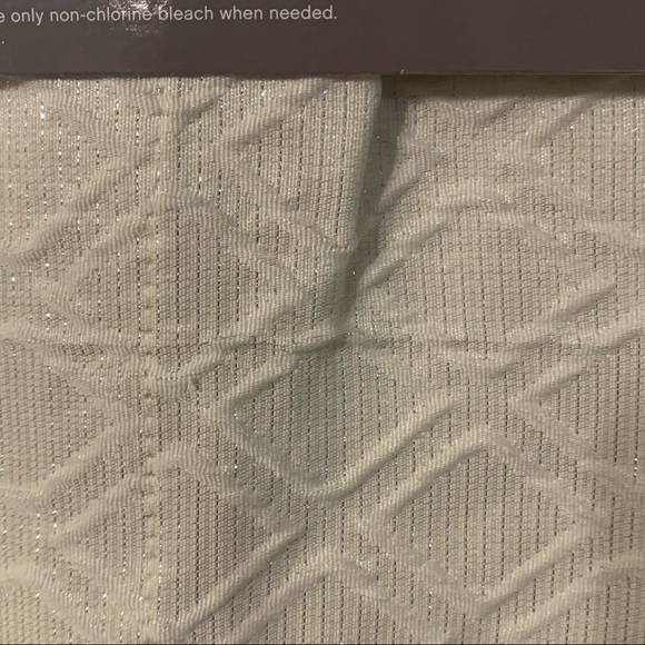 Evolution Metallic Geo 36x16” Embroidered Ivory Window Valence NWT - Picture 4 of 7